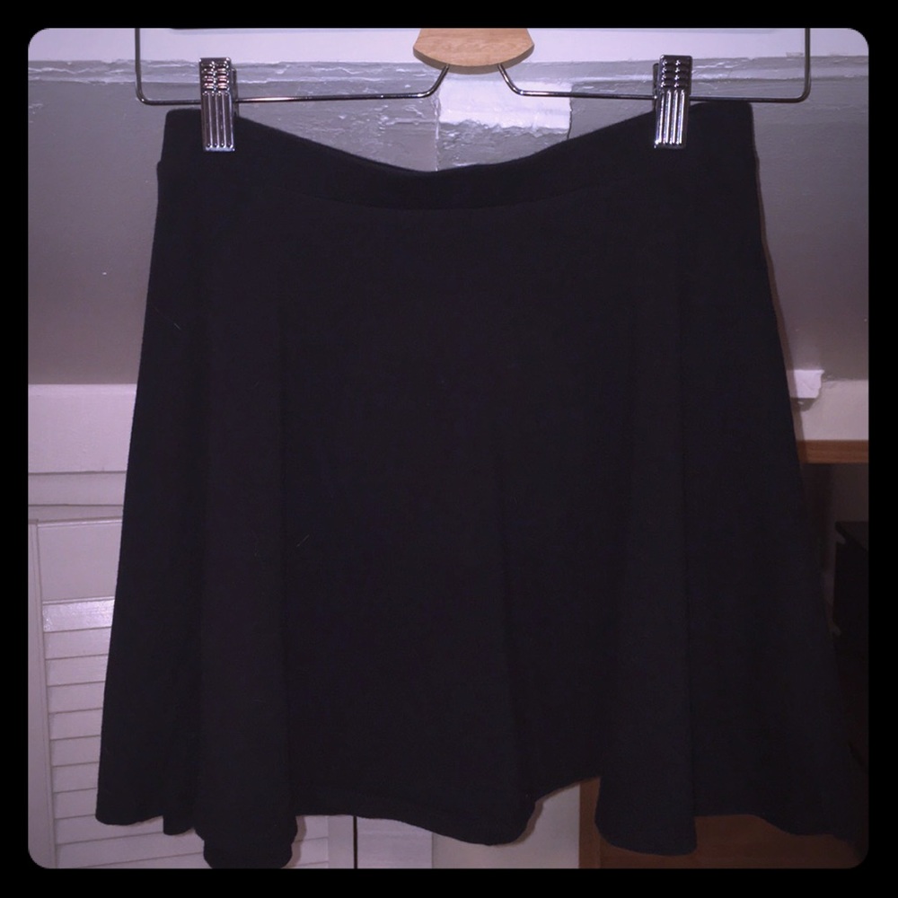 Black skater skirt forever 21 barely worn